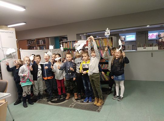 Gr IV Zajęcia w bibliotece-"Co to jest teatr cieni"