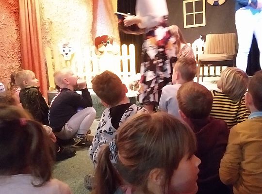 Gr IV- Spotkanie z autorką książek o psach oraz pasowanie na czytelnika