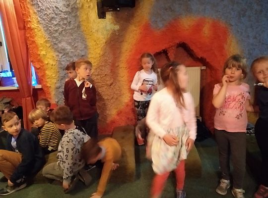 Gr IV- Spotkanie z autorką książek o psach oraz pasowanie na czytelnika