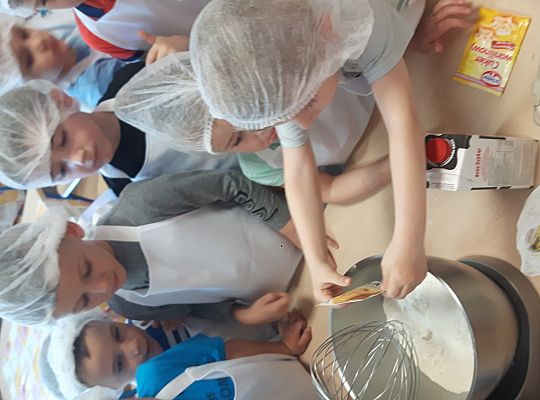 GR II pieczemy babeczki do koszyczka