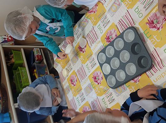 GR II pieczemy babeczki do koszyczka