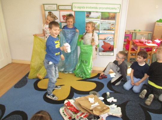 Gr III Segregujemy śmieci