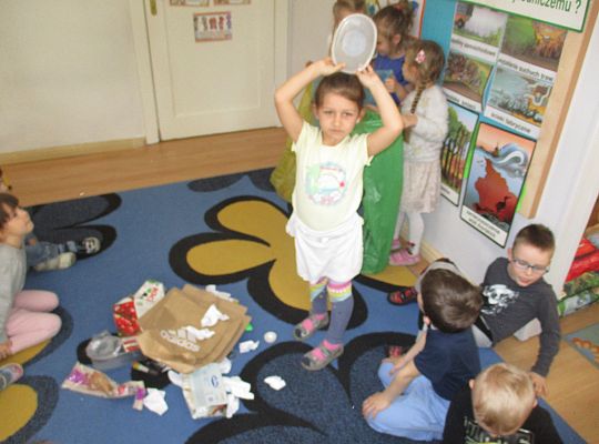 Gr III Segregujemy śmieci