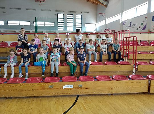 Gr IV Przedstawienie w SP 7 "Czerwony Kapturek" po angielsku