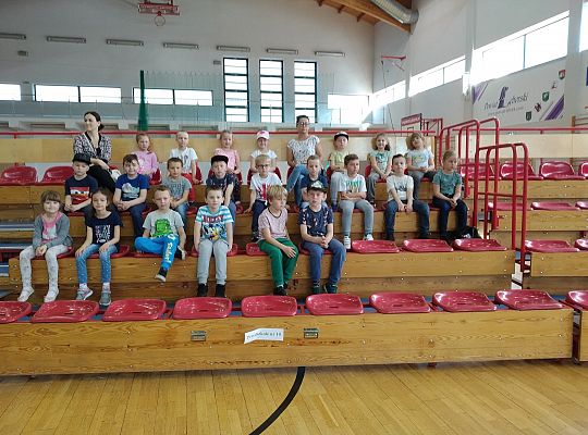 Gr IV Przedstawienie w SP 7 "Czerwony Kapturek" po angielsku