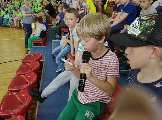 Gr IV Przedstawienie w SP 7 "Czerwony Kapturek" po angielsku