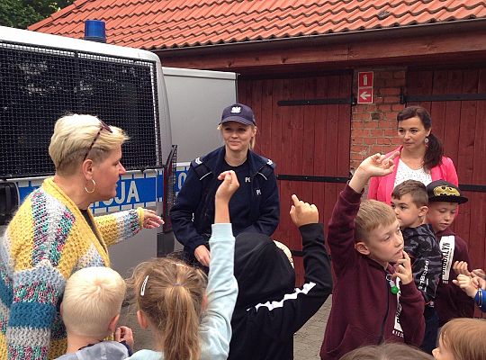 Wakacyjne spotkanie z Policją-bezpieczne wakacje
