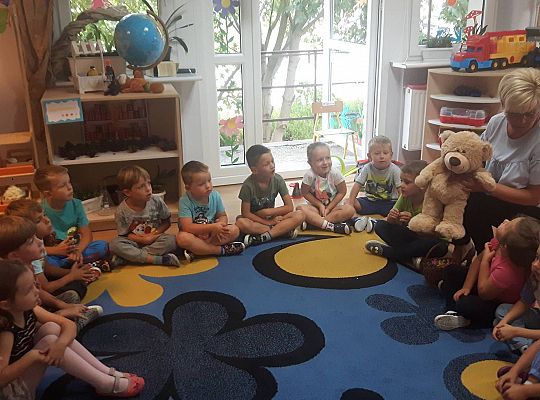 Nowa Pani Dyrektor-Beata Suchta poznaje naszych przedszkolaków