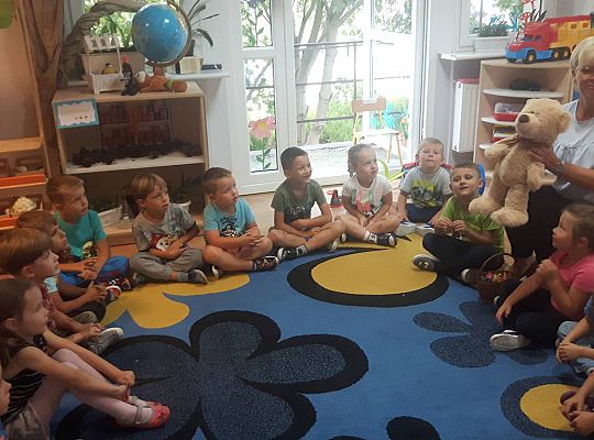 Nowa Pani Dyrektor-Beata Suchta poznaje naszych przedszkolaków