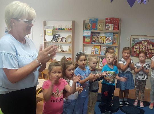 Nowa Pani Dyrektor-Beata Suchta poznaje naszych przedszkolaków