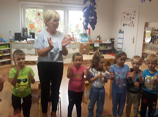 Nowa Pani Dyrektor-Beata Suchta poznaje naszych przedszkolaków