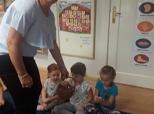 Nowa Pani Dyrektor-Beata Suchta poznaje naszych przedszkolaków