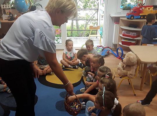 Nowa Pani Dyrektor-Beata Suchta poznaje naszych przedszkolaków