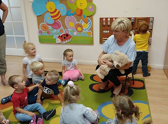 Nowa Pani Dyrektor-Beata Suchta poznaje naszych przedszkolaków