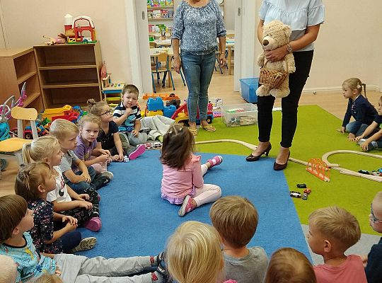 Nowa Pani Dyrektor-Beata Suchta poznaje naszych przedszkolaków