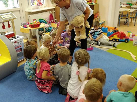 Nowa Pani Dyrektor-Beata Suchta poznaje naszych przedszkolaków