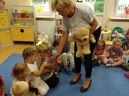 Nowa Pani Dyrektor-Beata Suchta poznaje naszych przedszkolaków