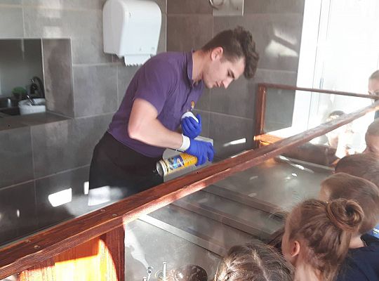 Gr III Wyjazd do Manufaktury słodyczy w Łebie