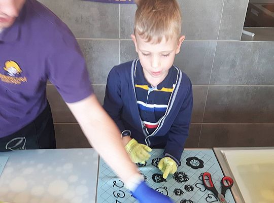 Gr III Wyjazd do Manufaktury słodyczy w Łebie