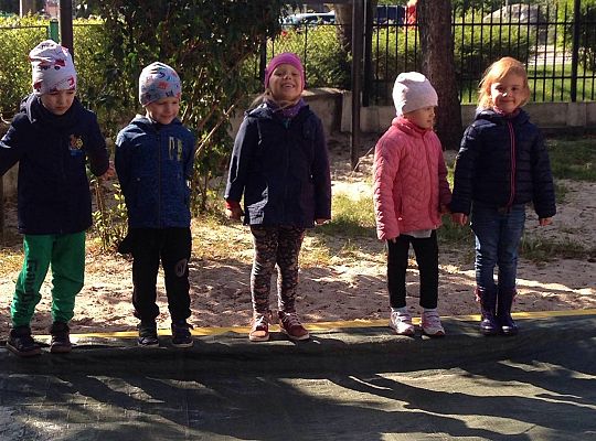 Gr II Zabawy na placu przedszkolnym