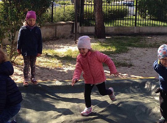 Gr II Zabawy na placu przedszkolnym