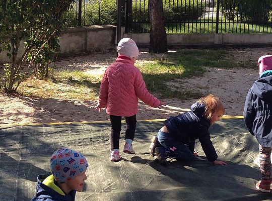 Gr II Zabawy na placu przedszkolnym