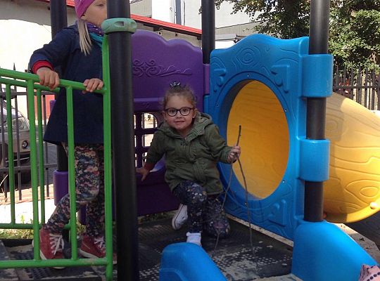 Gr II Zabawy na placu przedszkolnym