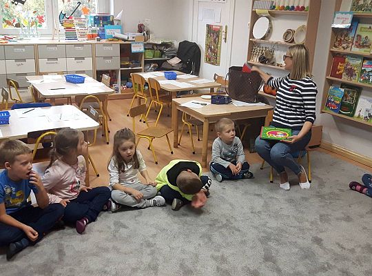 Gr III Mama Bartka czyta dzieciom