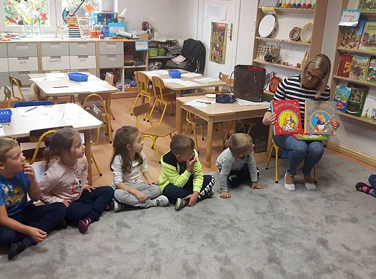 Gr III Mama Bartka czyta dzieciom