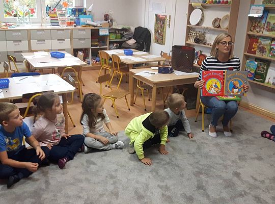 Gr III Mama Bartka czyta dzieciom