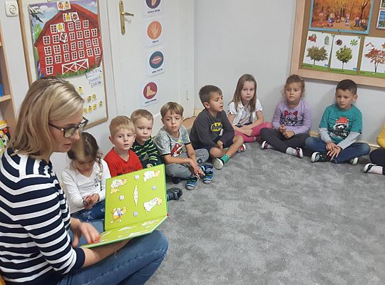 Gr III Mama Bartka czyta dzieciom