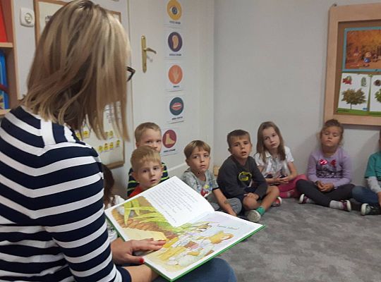 Gr III Mama Bartka czyta dzieciom