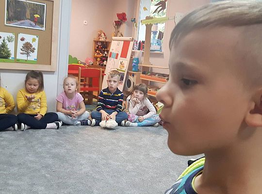 Gr III Mama Bartka czyta dzieciom