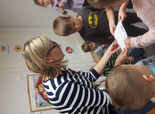 Gr III Mama Bartka czyta dzieciom