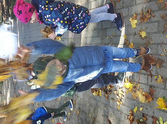 Gr III zabawy jesienne