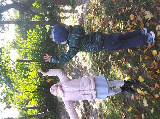 Gr III zabawy jesienne