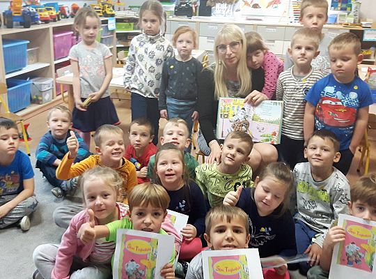 GR III Mama Neli czyta dzieciom