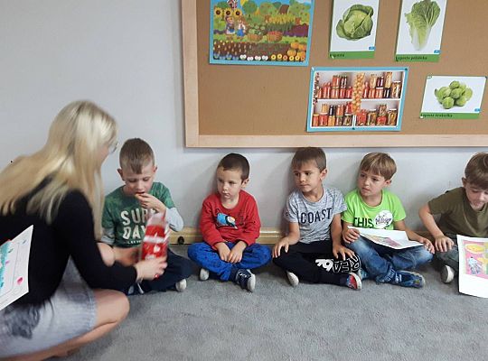 GR III Mama Neli czyta dzieciom