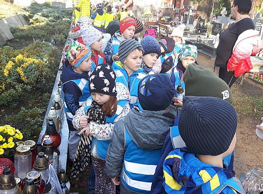 Gr III "Szkoła pamięta"