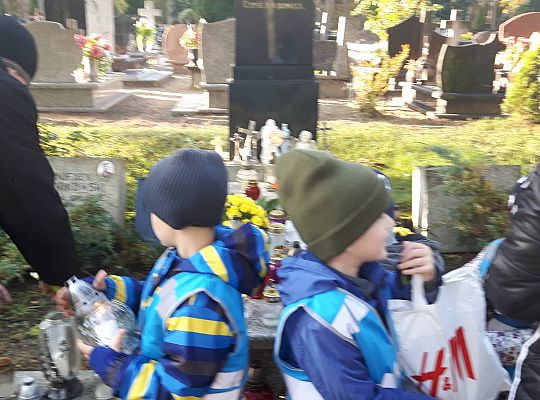 Gr III "Szkoła pamięta"