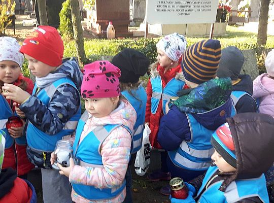 Gr III "Szkoła pamięta"