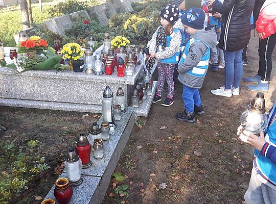 Gr III "Szkoła pamięta"