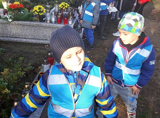 Gr III "Szkoła pamięta"