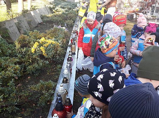 Gr III "Szkoła pamięta"