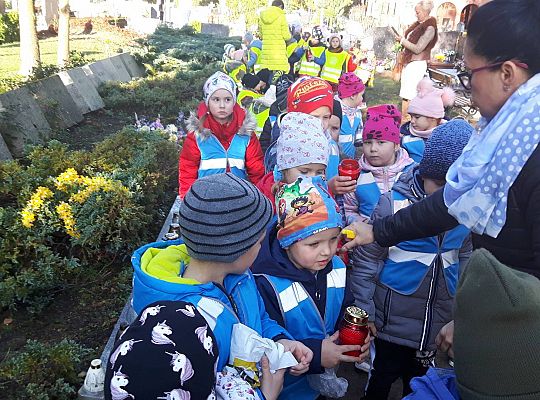 Gr III "Szkoła pamięta"