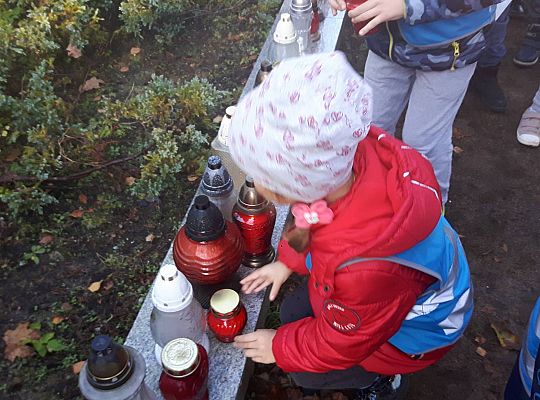 Gr III "Szkoła pamięta"