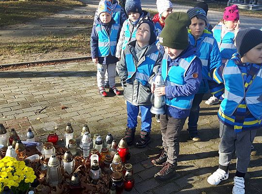 Gr III "Szkoła pamięta"