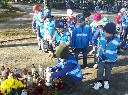 Gr III "Szkoła pamięta"