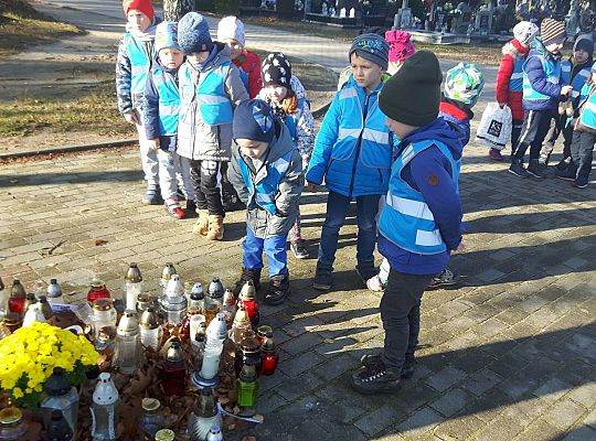 Gr III "Szkoła pamięta"