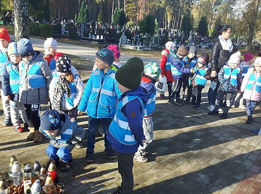 Gr III "Szkoła pamięta"